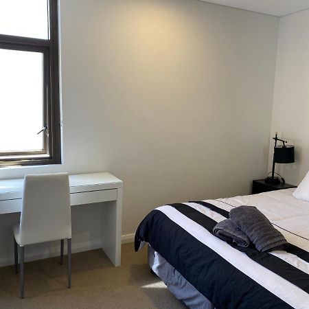 Governor Luxe 1 Bedroom Apartment In The Heart Of Barton Wifi Gym Wine Secure Parking Canberra Kingston Eksteriør bilde